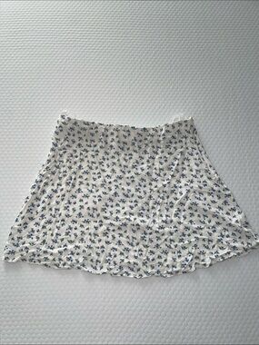 Primark White Mini Skirt with Blue Floral Pattern - Like New - Luxury - Summer